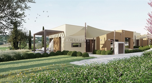 Modern Townhouse 2 slaapkamers met zwembad te koop Golf Resort, Silves, Algarve