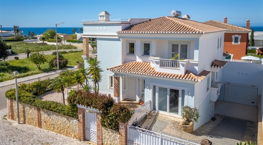 Moradia com vista para o mar a uma curta distância da praia para venda em Lagos, Algarve
