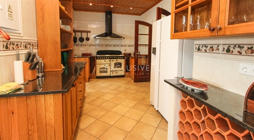 Charmante Villa te koop in Carvoeiro op loopafstand van het strand, Algarve