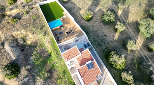 Neu renovierte Villa mit fünf Schlafzimmern zu verkaufen Fonte Santa, Goldenes Dreieck, Algarve