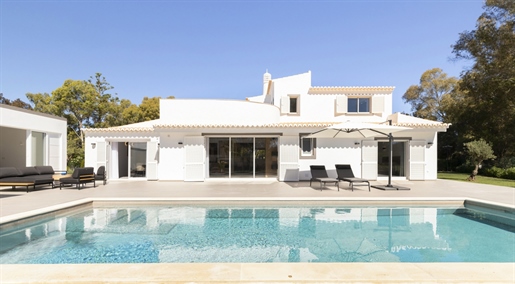 Gerenoveerde villa met 5 slaapkamers aan de golfbaan te koop met privé zwembad in West Algarve - Por