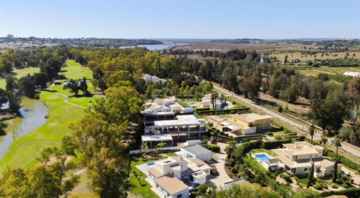 Gerenoveerde villa met 5 slaapkamers aan de golfbaan te koop met privé zwembad in West Algarve - Por