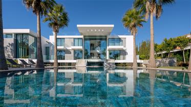 Unique Contemporary Villa