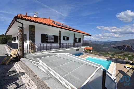Maison de village T5 à Coimbra de 665,00 m²