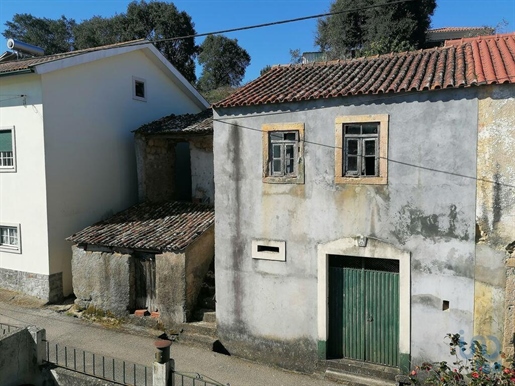 Village house with 2 Rooms in Coimbra with 60,00 m²