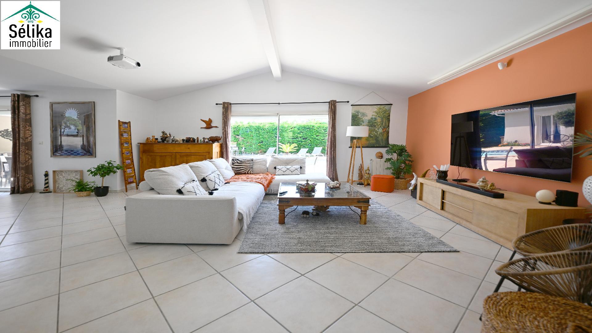 Compra: Vivenda (33470)