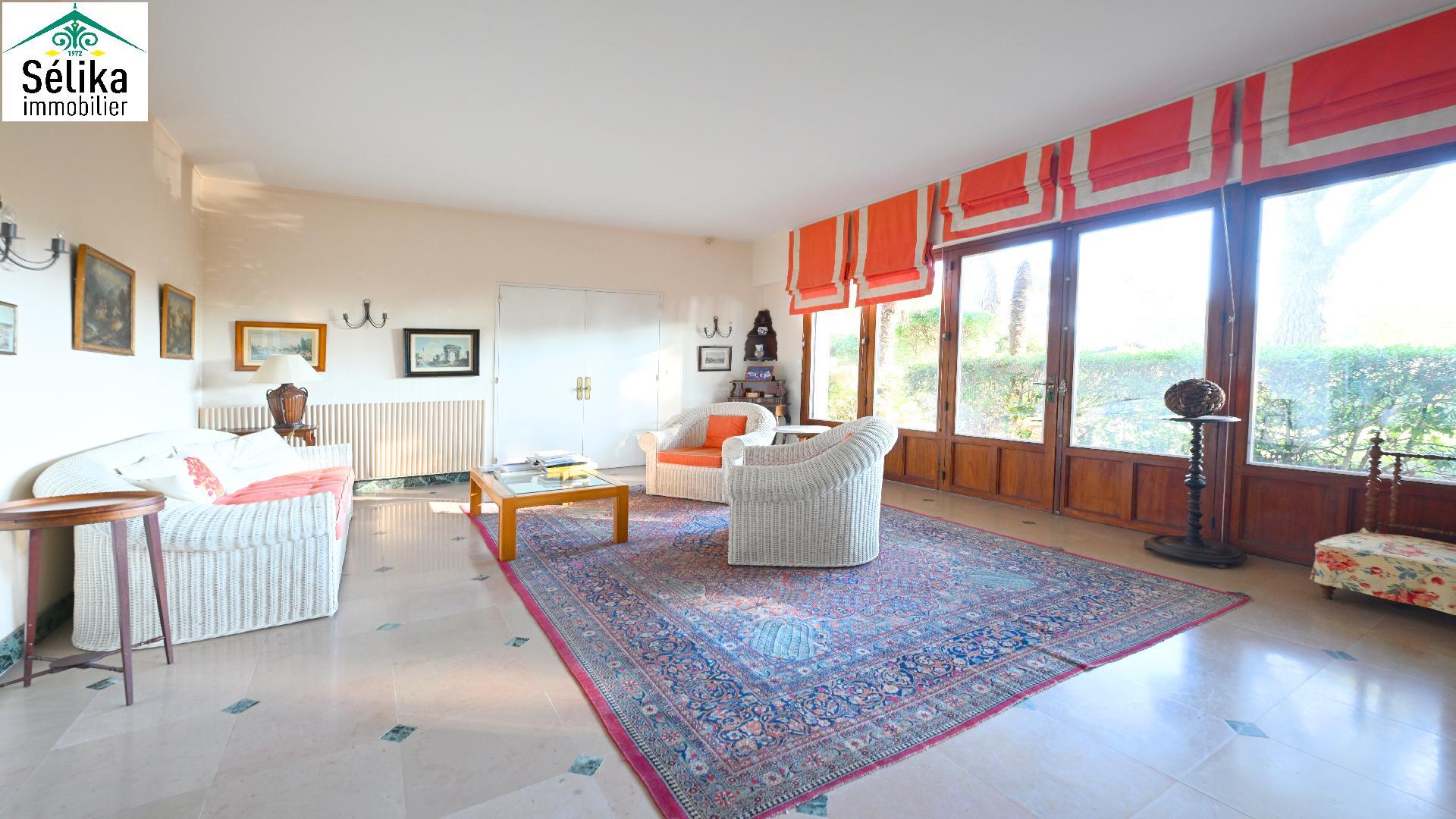 Large villa 60 m from Pereire beach!!