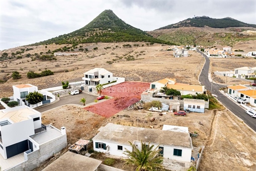 Städtisches Grundstück mit genehmigtem Projekt in Porto Santo - 659 Quadratmeter
