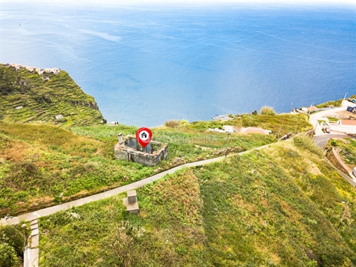 Great Opportunity, Villa and Land with definitive sea views