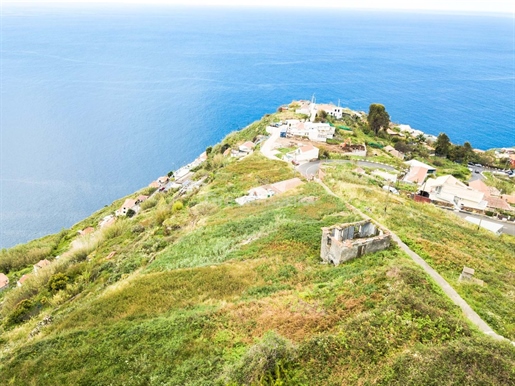 Great Opportunity, Villa and Land with definitive sea views