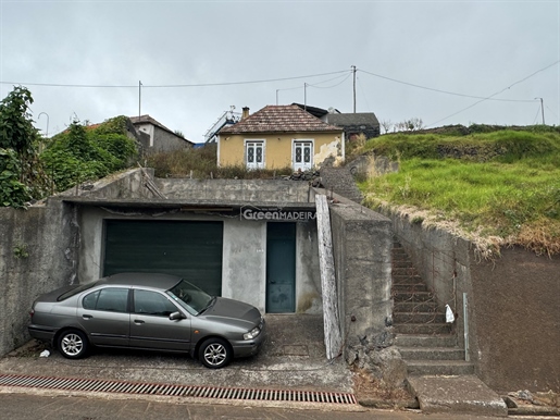 Moradia T2 situada em zona rural, nos Canhas, Concelho da Ponta do Sol.