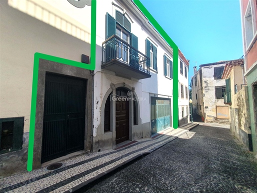 Building for sale in the center of Funchal right next to the Municipal Garden