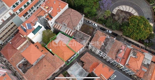 Gebäude zum Verkauf im Zentrum von Funchal direkt neben dem Stadtgarten