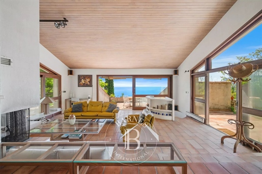 Interactive Auction Sale - Roquebrune-Cap-Martin - Architect-Designed Villa - Panoramic Sea View