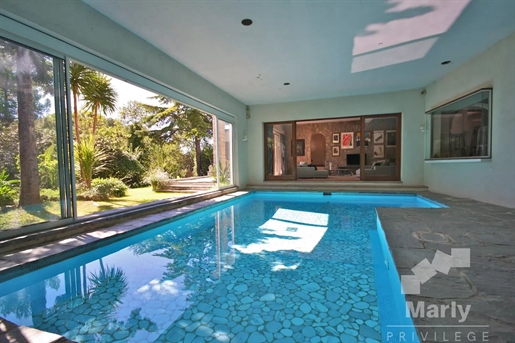 Mougins Residential - Villa with indoor swimming pool
