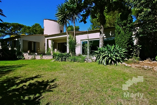 Mougins Residential - Villa with indoor swimming pool