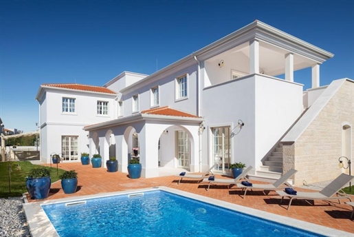 Magnificent villa in Porec area in a luxury condonimium 1 km from the sea