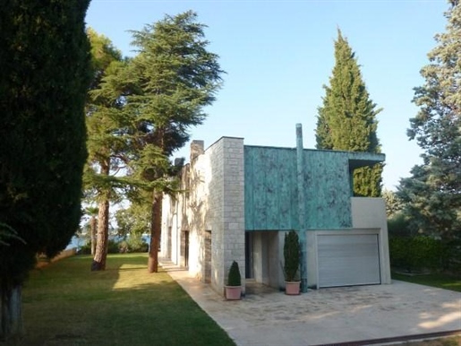 First line villa of outstanding architecture with private beachline - unique property for Istria!