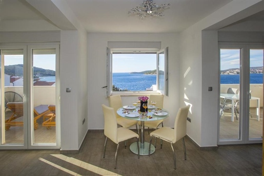 Stunning property for renting just 70 meters from the sea