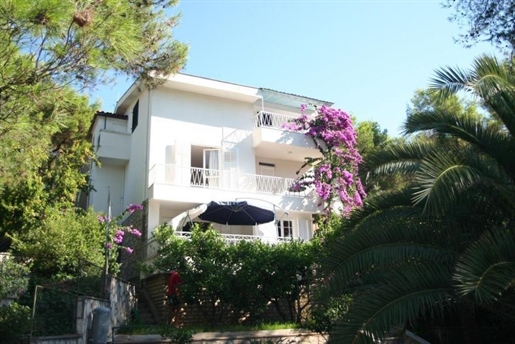Apart-House on the first line to the sea in Vrbosko, Hvar