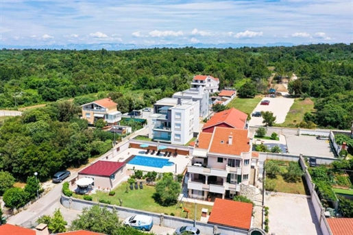 Gorgeous touristic property of 5 apartments in Kozino, Zadar