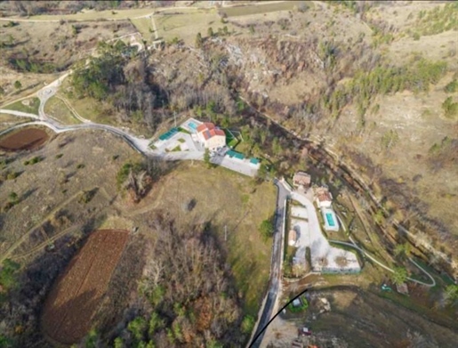 Resort, hotel, restaurant, apartments, camp, land complex of T1, T2, T3 in Motovun area - on 32.227