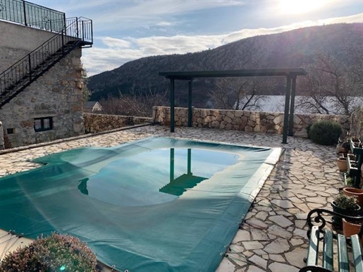 Nice stone villa with swimming pool in Bribir near Crikvenica