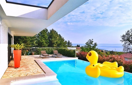 Villa in Kostrena mit wunderschönem Meerblick