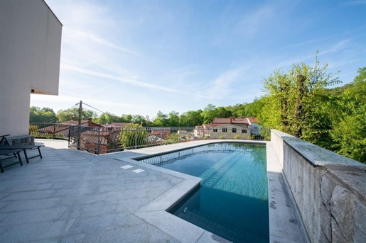 Villa with swimming pool for sale in Matulji, over Opatija