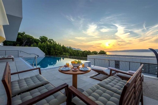 Unique new modern villa in Baska Voda, with indoor and outdoor swimming pools, just 150 meters from
