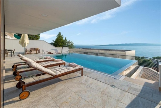 Unique new modern villa in Baska Voda, with indoor and outdoor swimming pools, just 150 meters from