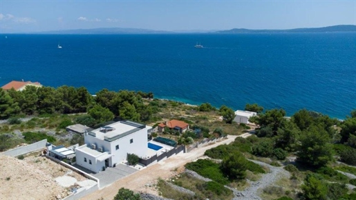 Schöne neue Villa auf der Halbinsel Ciovo, nur 100 Meter vom Meer entfernt