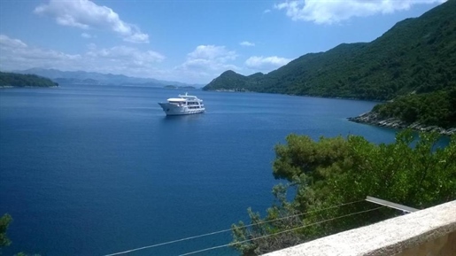 Ideal property for renovation on Mljet island of Calypso, with private beach and boat mooring!