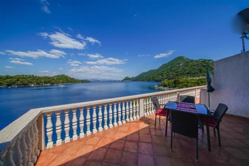 Ideal property for renovation on Mljet island of Calypso, with private beach and boat mooring!