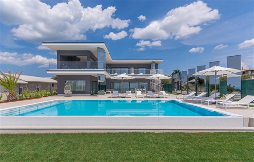 Ultra-Luxuriöse 5 -Sterne-Villa in der Gegend von Porec in Kastelir
