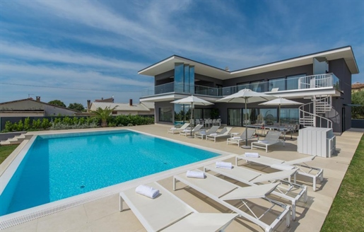 Ultra-Luxuriöse 5 -Sterne-Villa in der Gegend von Porec in Kastelir