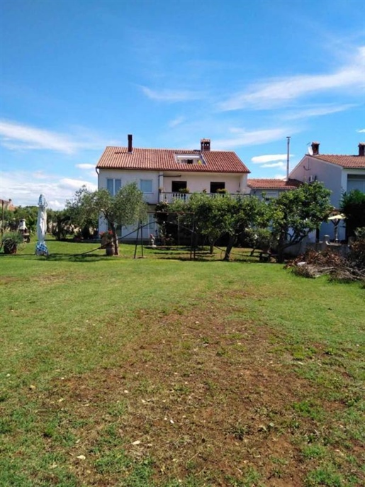 Apart-House with 7 apartments in Valbandon with great investment potntial