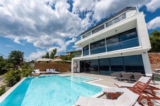Moderne Villa mit Panoramablick auf das Meer in Crikvenica!