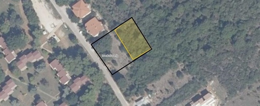 Urbanized land with a preliminary design just 50 meters from the sea in Medulin area!