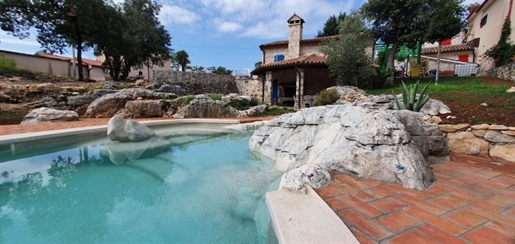 Eine wunderschöne Steinvilla mit Swimmingpool in Krsan, 5 km vom Meer entfernt