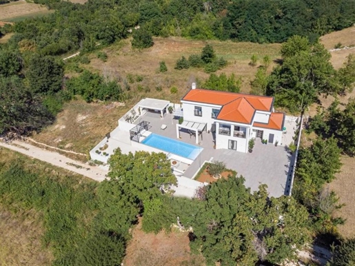 Luxury house in a quiet location in Kanfanar, near world famous Rovinj town