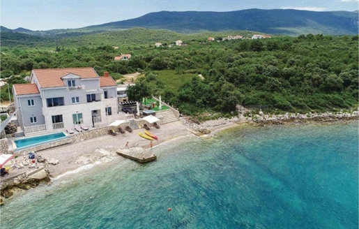 Schöne neu erbaute Villa mit Swimmingpool auf Peljesac direkt am Strand