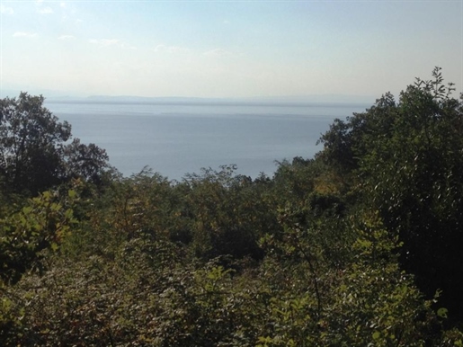 Land plot in Volosko with sea views just 330 meters from the sea