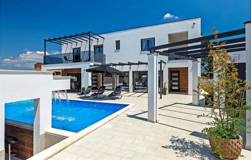 Comfortable modern villa with swimming pool in Marcana - beautiful property to buy!