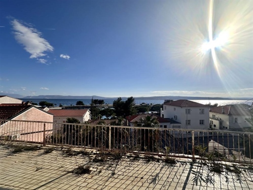 House in Crikvenica with great potential, 150 meters from the sea
