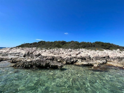 Insel zum Verkauf in der Gegend von Trogir