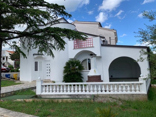Solid villa just 30-40 meters from the beach to the sea on Krk