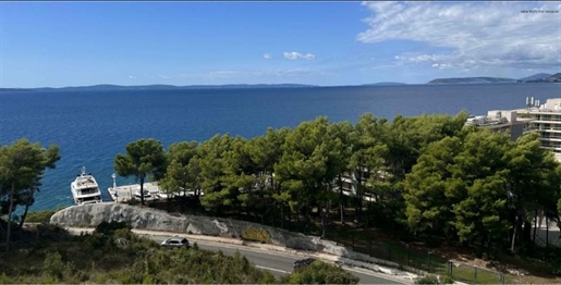 Luxury apartment only 50 meters from the sea in Podstrana, actually first line to the sea