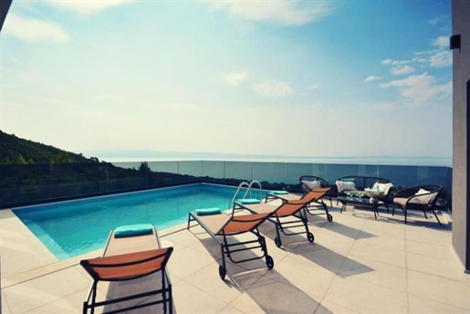 Marvellous villa in Podstrana, with stunning sea views