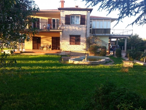 Fantastic estate in Brtonigla, on 1,5 hectare of land